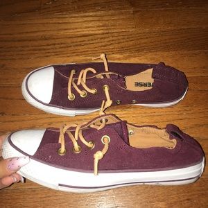Maroon converse